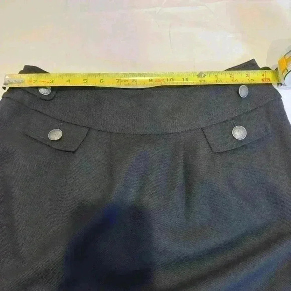 Banana Republic Lined Skirt with Gold accent Buttons (Size 4) - Picture 13 of 15